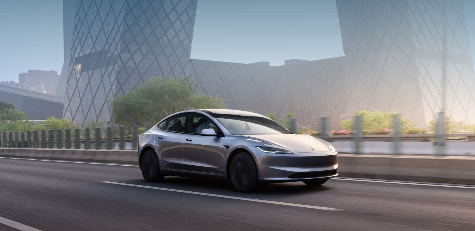 特斯拉Model 3纯电轿车